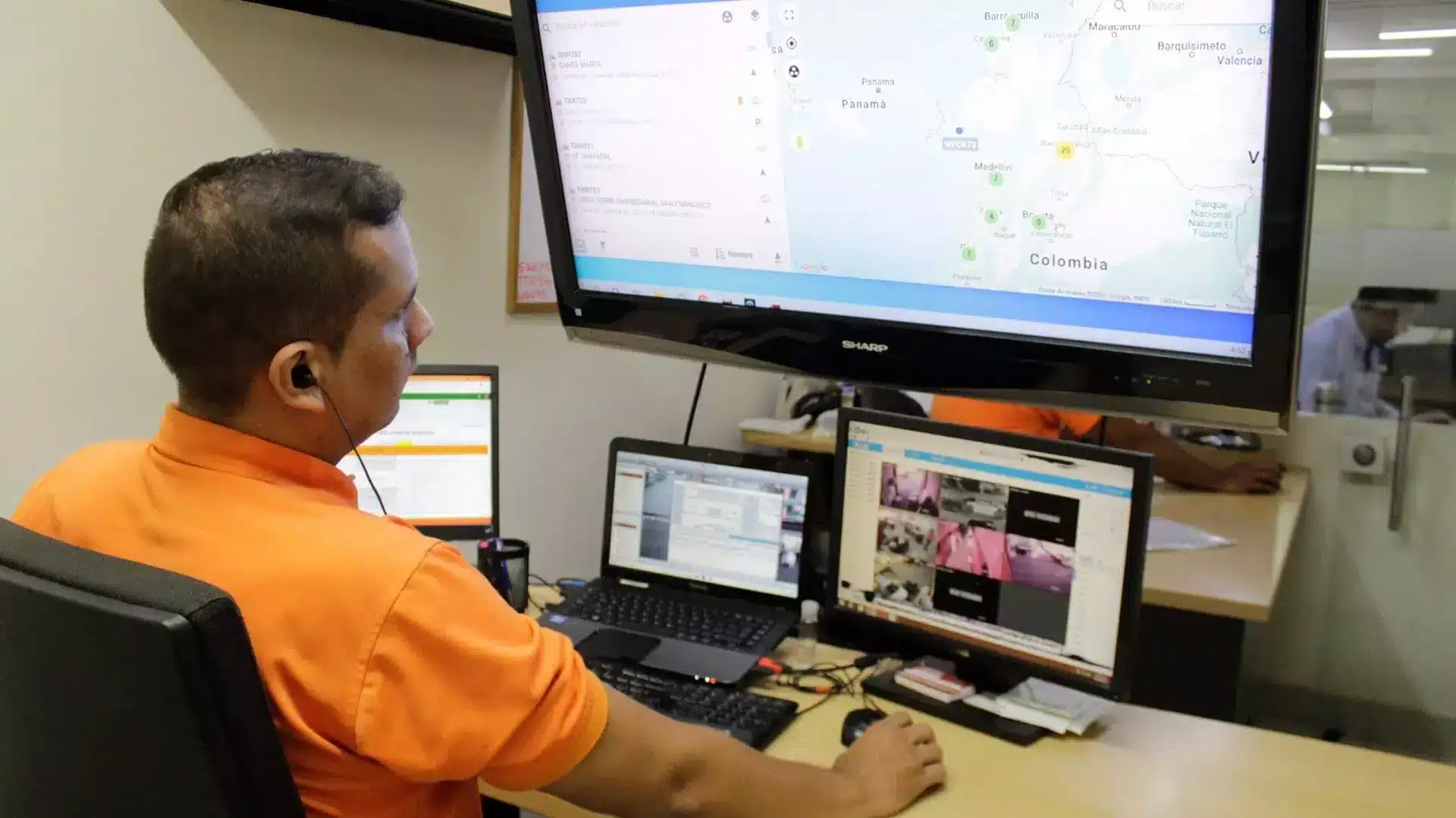 Personal encargado de llevar el control de los vehiculos de SantaMaria Trasteos a nivel nacional