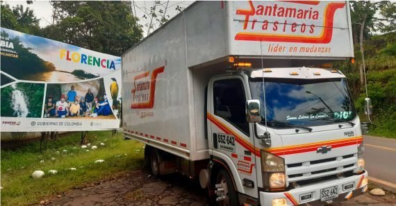 Camion de SantaMaria trasteos, prestadores de servicios de mudanzas y trasteos a nivel nacional