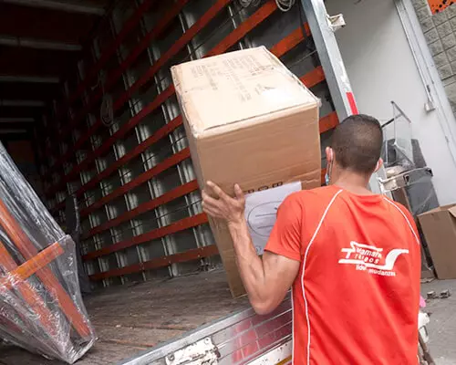 Servicio de carga y descarga de trasteos nacionales